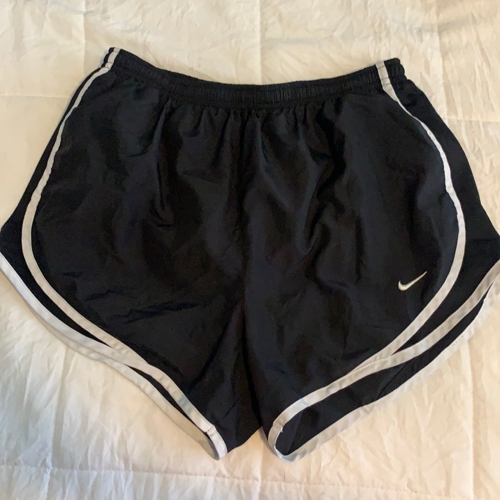 Nike tempo running short